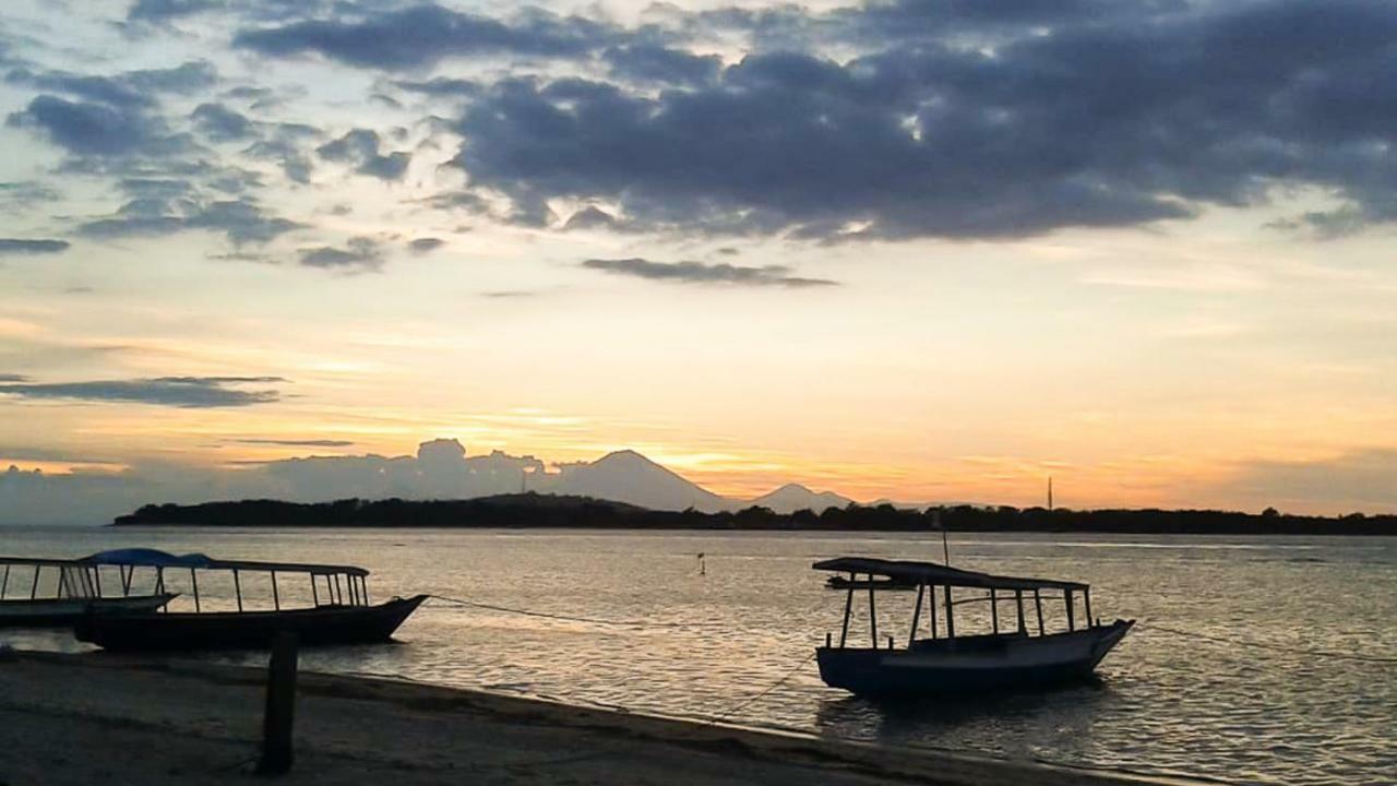 Salili Bungalow Gili Air Exterior photo